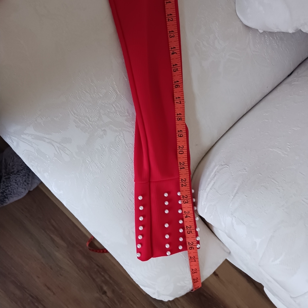 💋💋Red Turtleneck Top with Faux Pearl Collar and Cuffs NWOT *See Measurement* - Picture 12 of 14